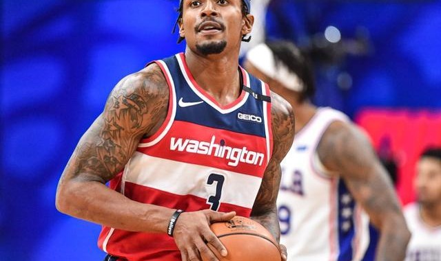 开云体育-防守溃烂比尔60分也难救场：很愤怒 我只想赢球