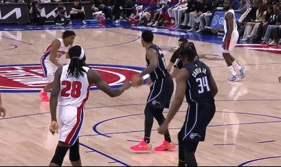 kaiyun-脚踝变形重伤 艾维腾飞之年却遭意外重创